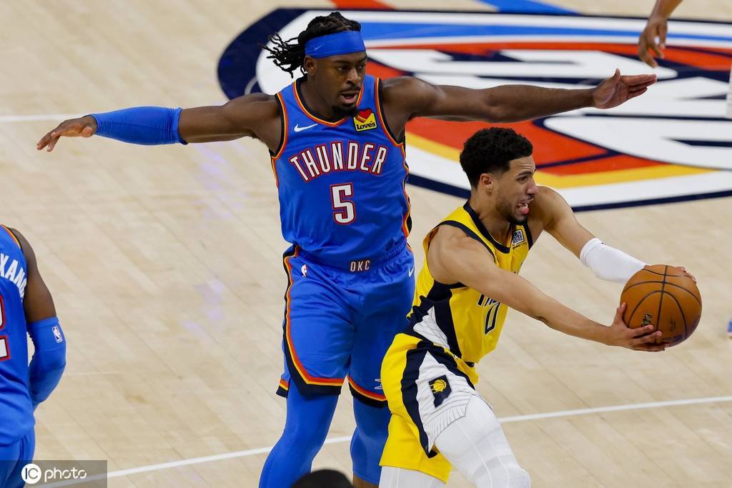 当多尔特对位哈里伯顿时 后者命中率20%仅有4次助攻