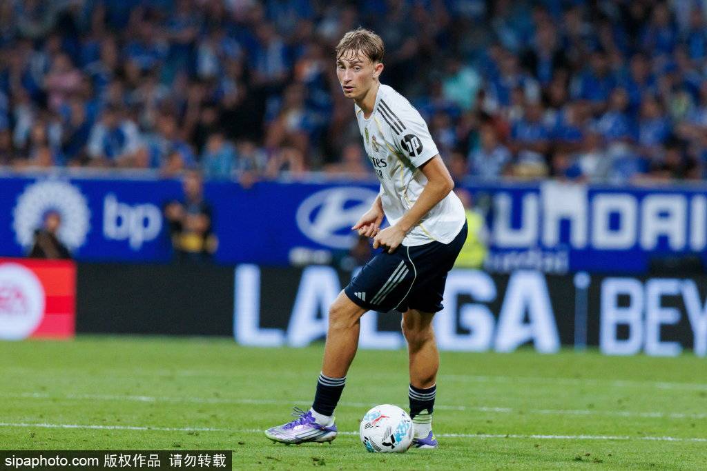 卡雷拉斯闪耀全场！皇马2-1马洛卡战术解析与数据揭秘